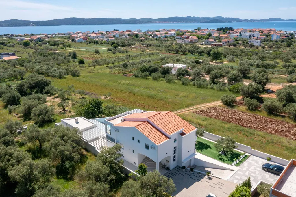 Villa in Bibinje for 12 Guests with Heated Pool
