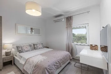 Villa in Bibinje for 12 Guests with Heated Pool