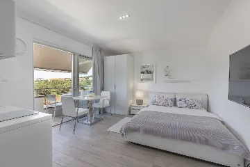 Villa in Bibinje for 12 Guests with Heated Pool