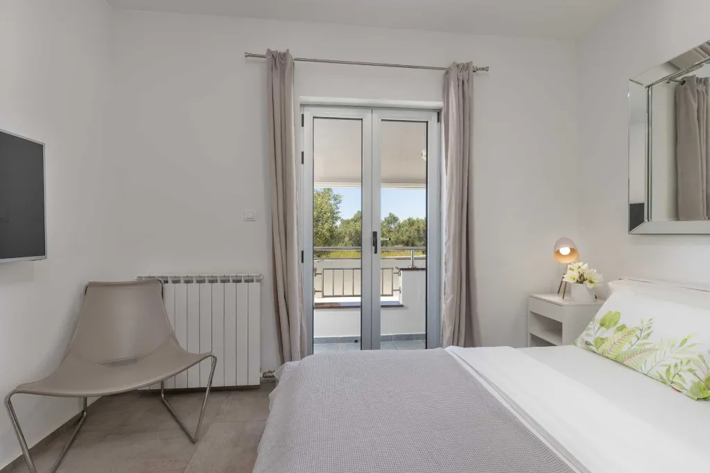 Villa in Bibinje for 12 Guests with Heated Pool