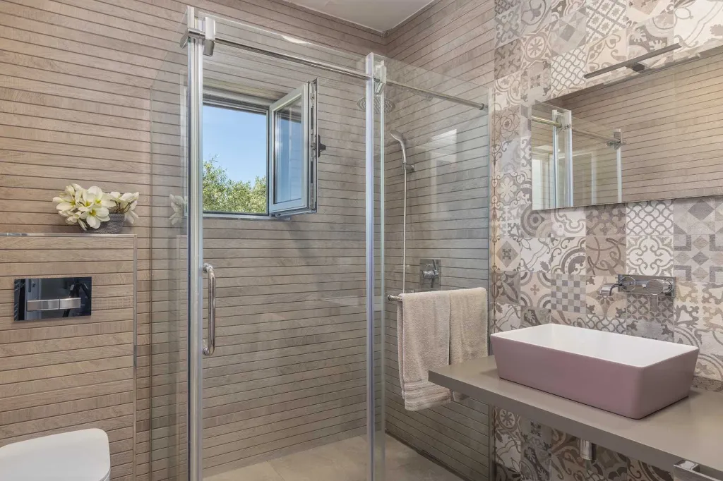 Villa in Bibinje for 12 Guests with Heated Pool