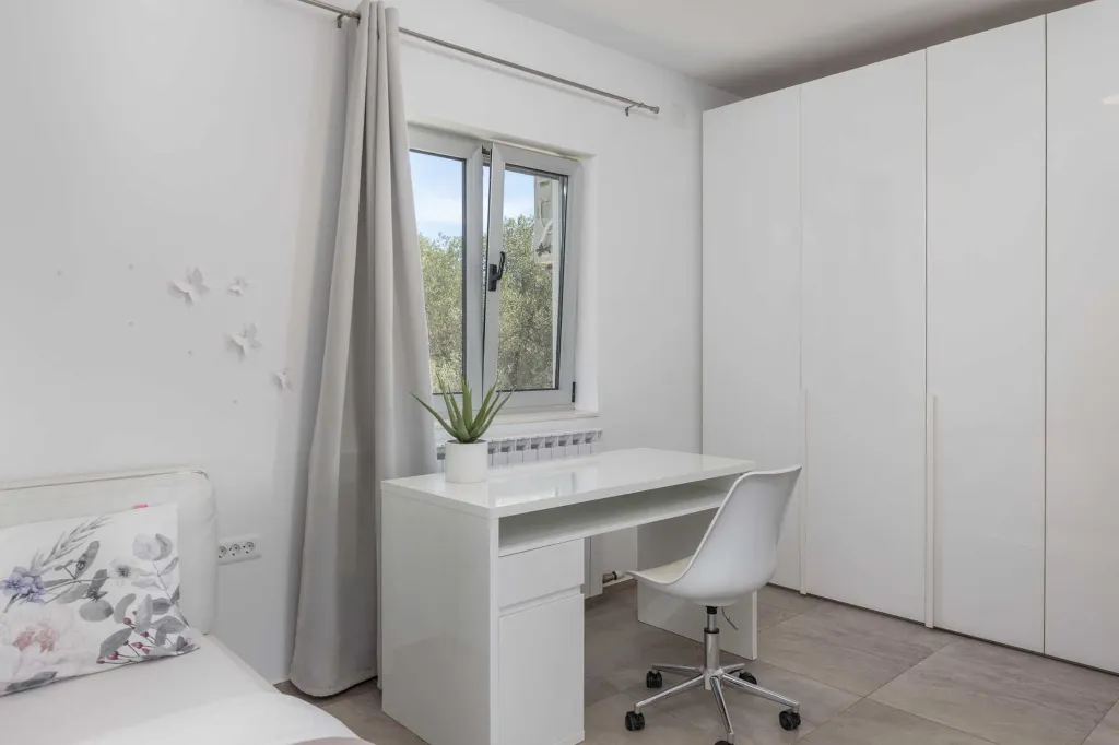 Villa in Bibinje for 12 Guests with Heated Pool