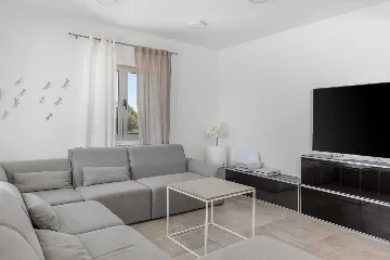 Villa in Bibinje for 12 Guests with Heated Pool