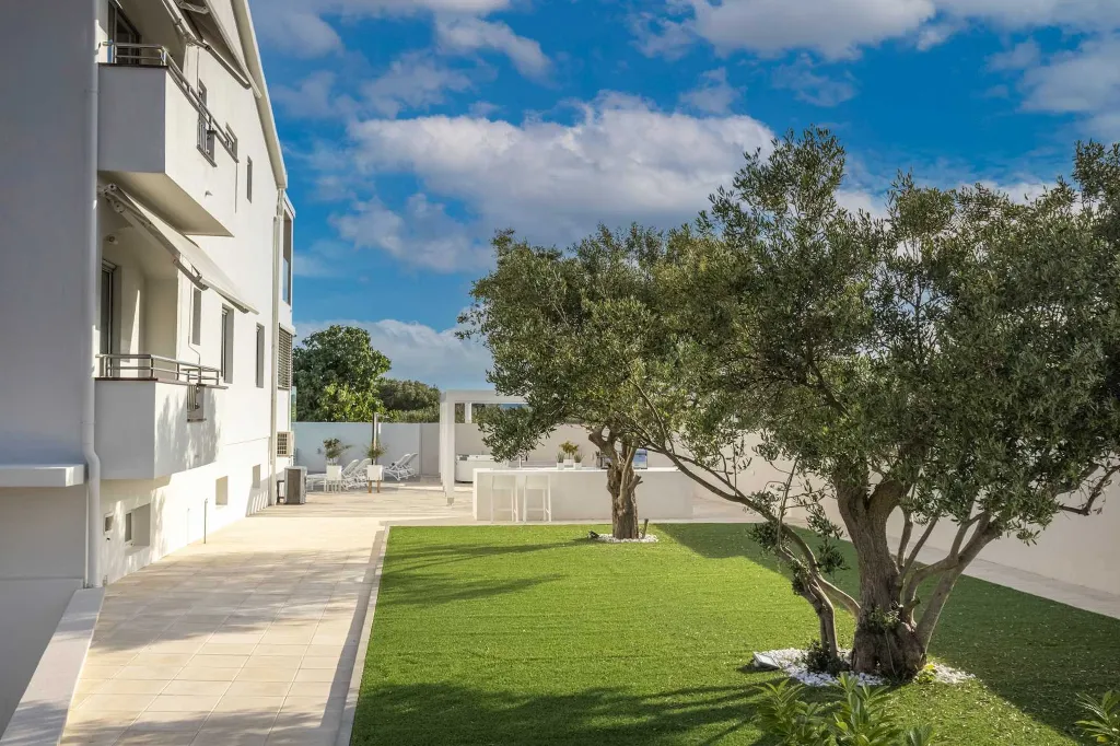 Villa in Bibinje for 12 Guests with Heated Pool