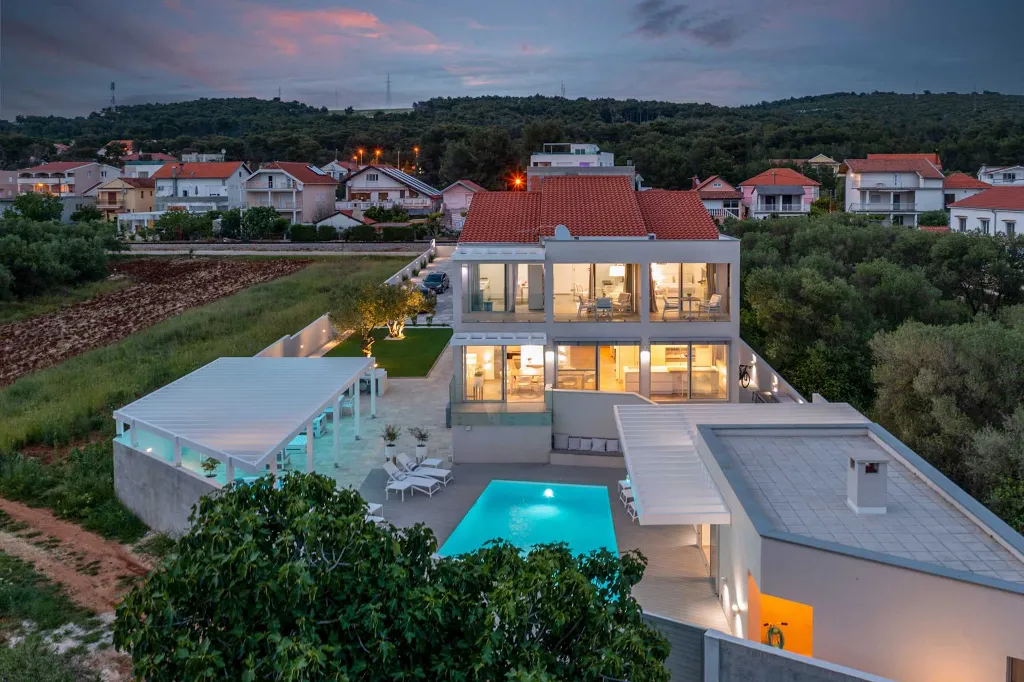 Villa in Bibinje for 12 Guests with Heated Pool