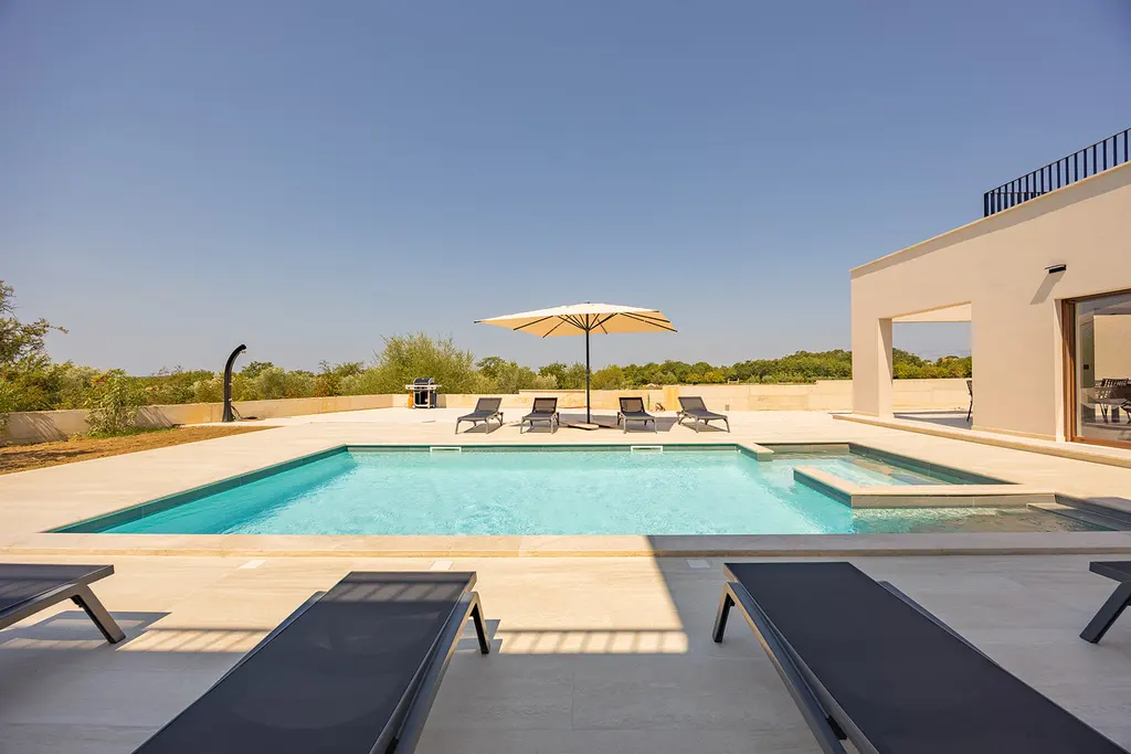Family Villa in Poličnik for 8 to 10 Guests