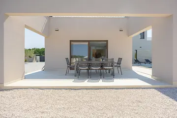 Family Villa in Poličnik for 8 to 10 Guests