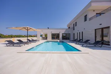Family Villa in Poličnik for 8 to 10 Guests