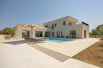 Family Villa in Poličnik for 8 to 10 Guests