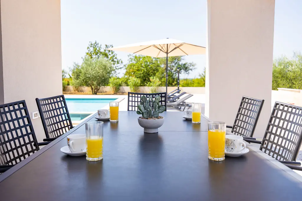 Family Villa in Poličnik for 8 to 10 Guests