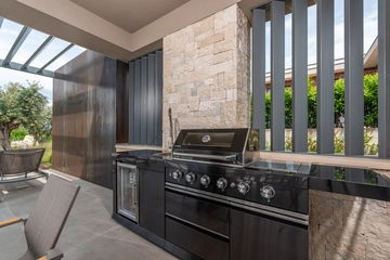 4-Bedroom Villa with Heated Pool in Višnjan