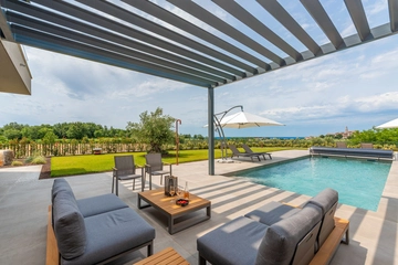 4-Bedroom Villa with Heated Pool in Višnjan