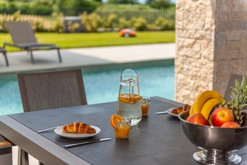 4-Bedroom Villa with Heated Pool in Višnjan