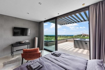 4-Bedroom Villa with Heated Pool in Višnjan