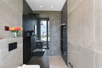 4-Bedroom Villa with Heated Pool in Višnjan