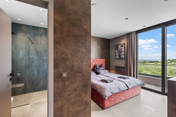 4-Bedroom Villa with Heated Pool in Višnjan