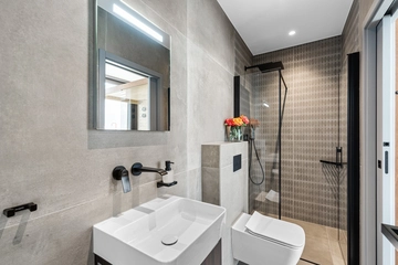 4-Bedroom Villa with Heated Pool in Višnjan