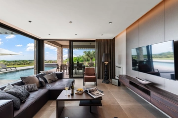 4-Bedroom Villa with Heated Pool in Višnjan