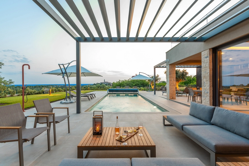 4-Bedroom Villa with Heated Pool in Višnjan