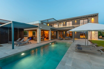 4-Bedroom Villa with Heated Pool in Višnjan