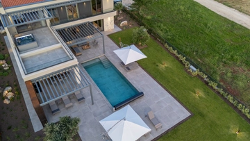 4-Bedroom Villa with Heated Pool in Višnjan
