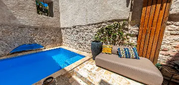 Heated Pool Villa with Privacy in Murter
