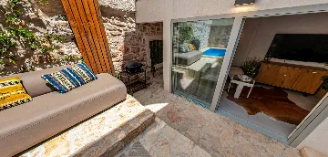 Heated Pool Villa with Privacy in Murter