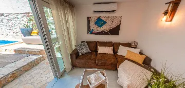 Heated Pool Villa with Privacy in Murter