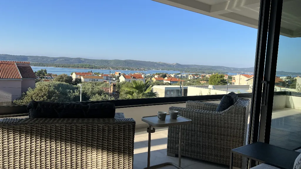 Sv. Filip i Jakov Villa with Infinity Pool and Sea View