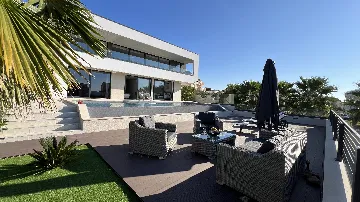 Sv. Filip i Jakov Villa with Infinity Pool and Sea View