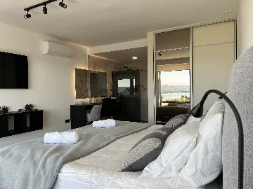 Sv. Filip i Jakov Villa with Infinity Pool and Sea View