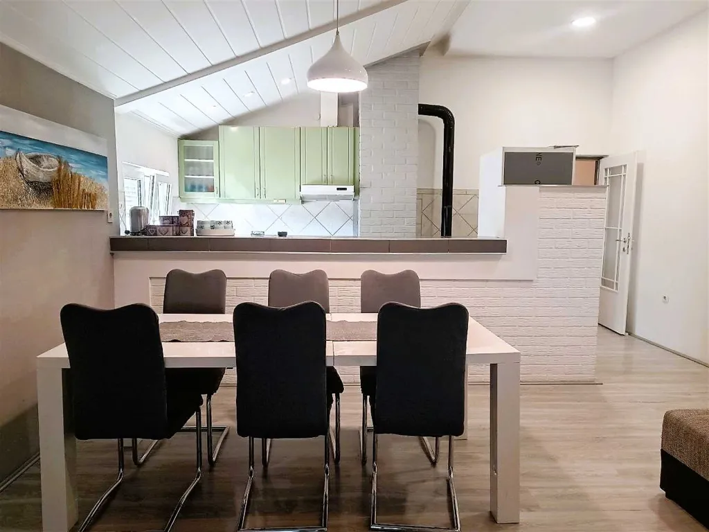 Apartment with Balcony and Sea View in Bibinje