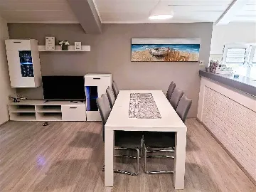 Apartment with Balcony and Sea View in Bibinje