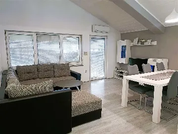 Apartment with Balcony and Sea View in Bibinje