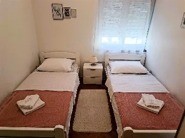 Apartment with Balcony and Sea View in Bibinje