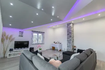 Family Villa with Private Pool in Cista Provo