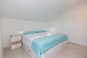 Family Villa with Private Pool in Cista Provo