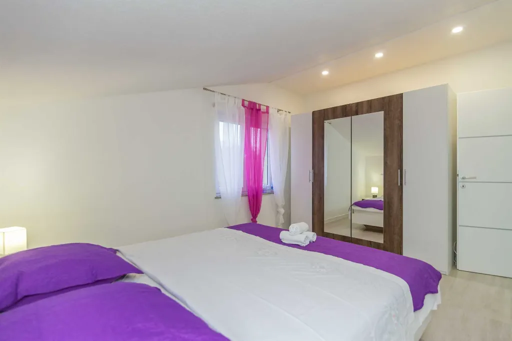 Family Villa with Private Pool in Cista Provo