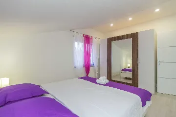 Family Villa with Private Pool in Cista Provo