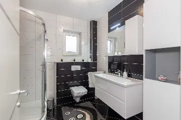 Family Villa with Private Pool in Cista Provo