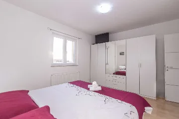 Family Villa with Private Pool in Cista Provo