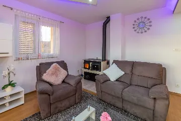 Family Villa with Private Pool in Cista Provo