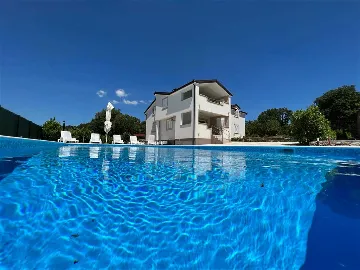 Family Villa with Private Pool in Cista Provo