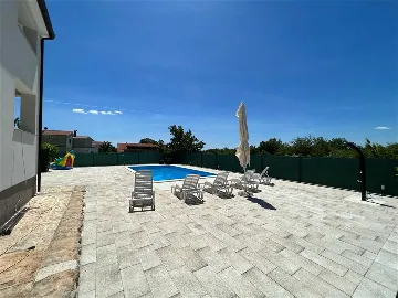 Family Villa with Private Pool in Cista Provo