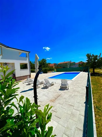 Family Villa with Private Pool in Cista Provo