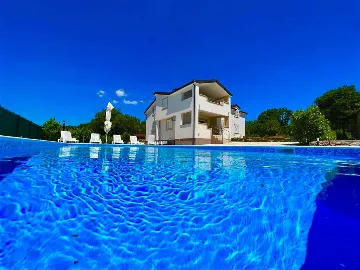 Family Villa with Private Pool in Cista Provo
