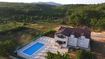 Family Villa with Private Pool in Cista Provo
