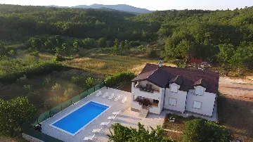 Family Villa with Private Pool in Cista Provo