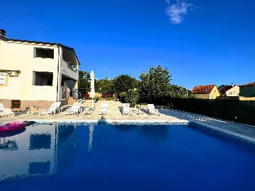 Family Villa with Private Pool in Cista Provo