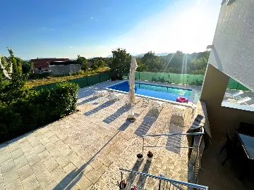 Family Villa with Private Pool in Cista Provo